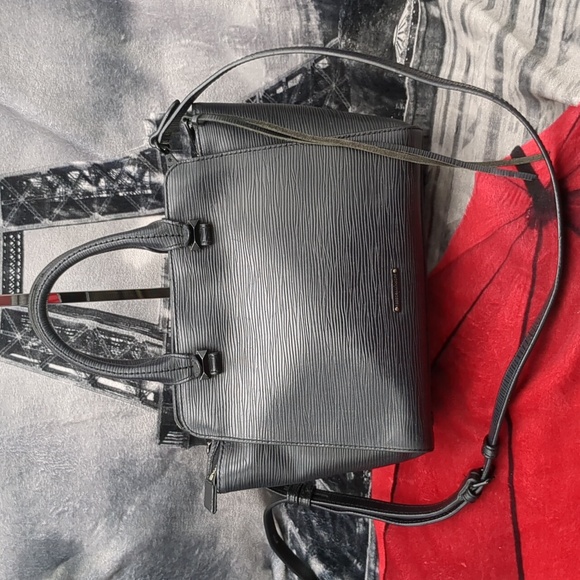 Rebecca Minkoff Handbags - Rebecca Minkoff Avery crossbody
